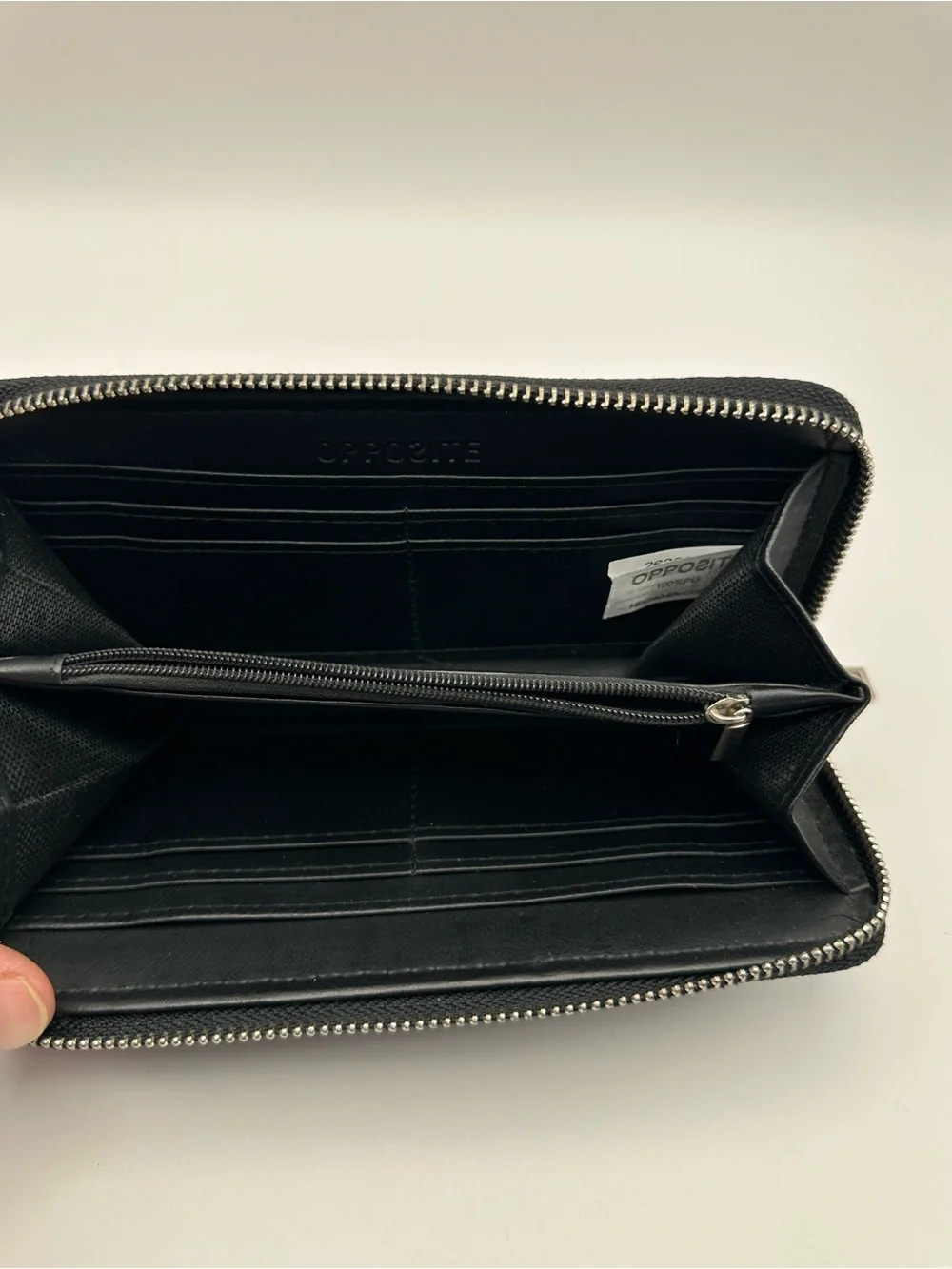Opposite Women’s Wallet - Picture 5 of 9